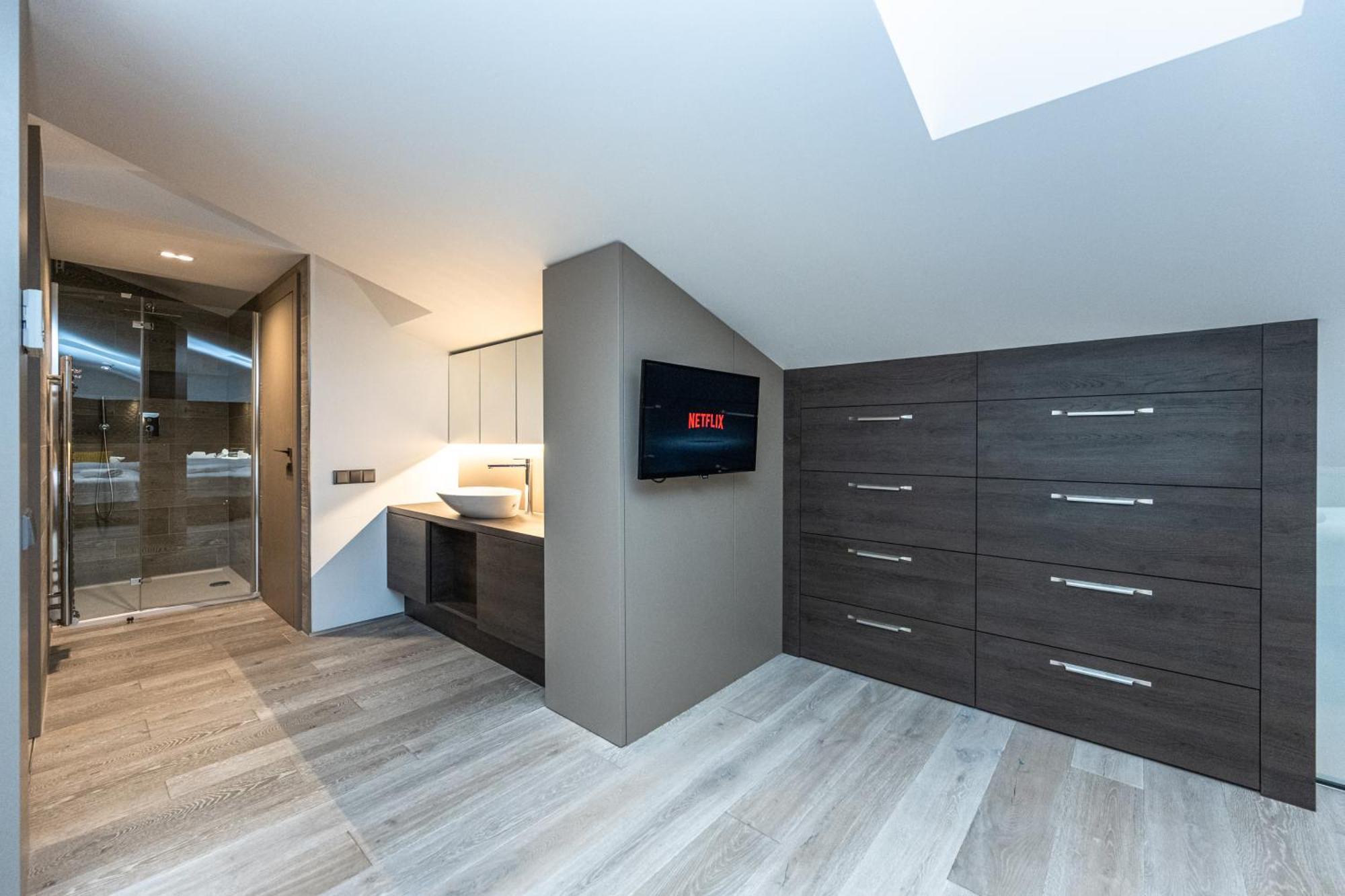 Wishlist Residences Skyloft Old Town Square