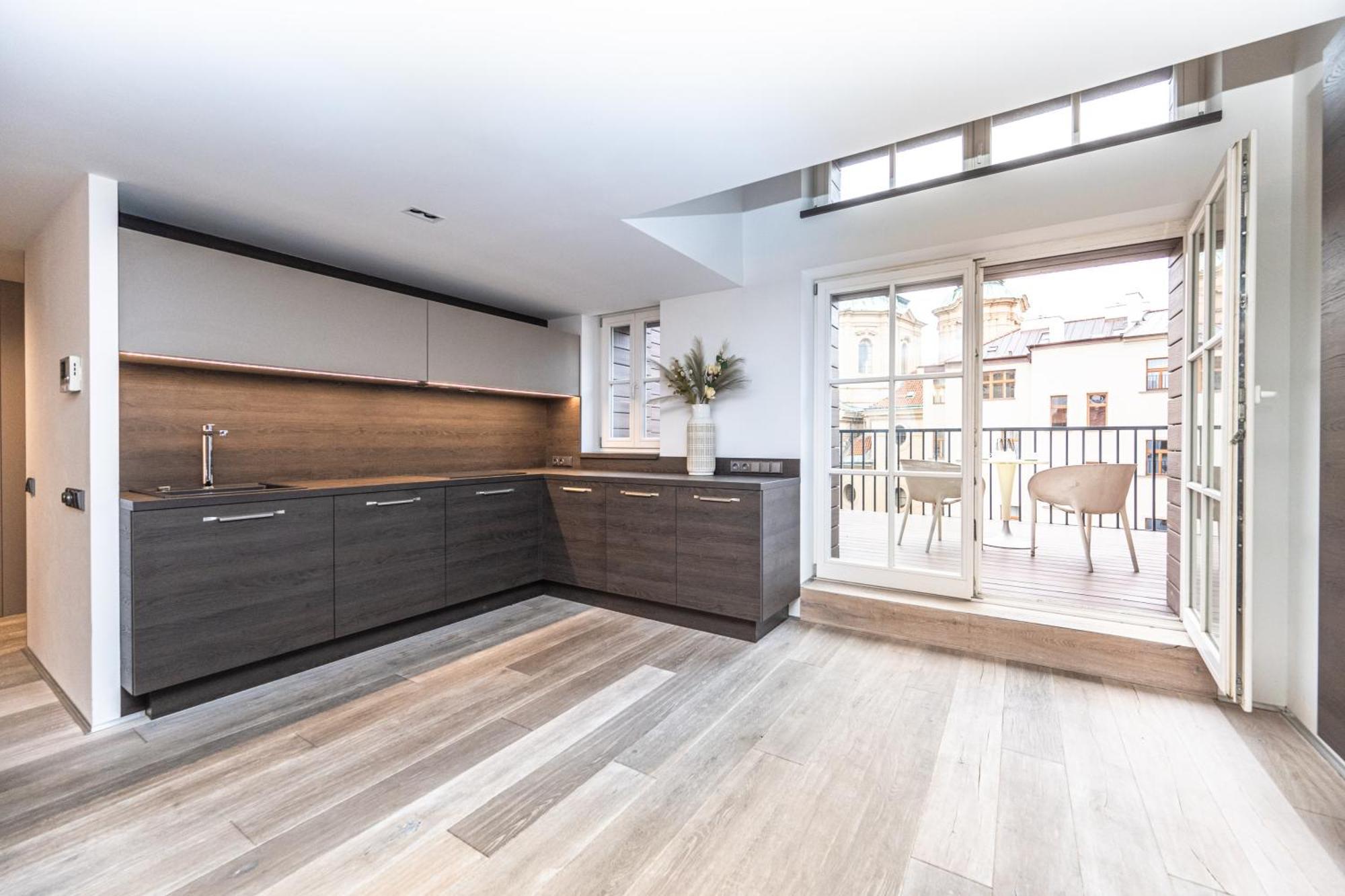 Wishlist Residences Skyloft Old Town Square *